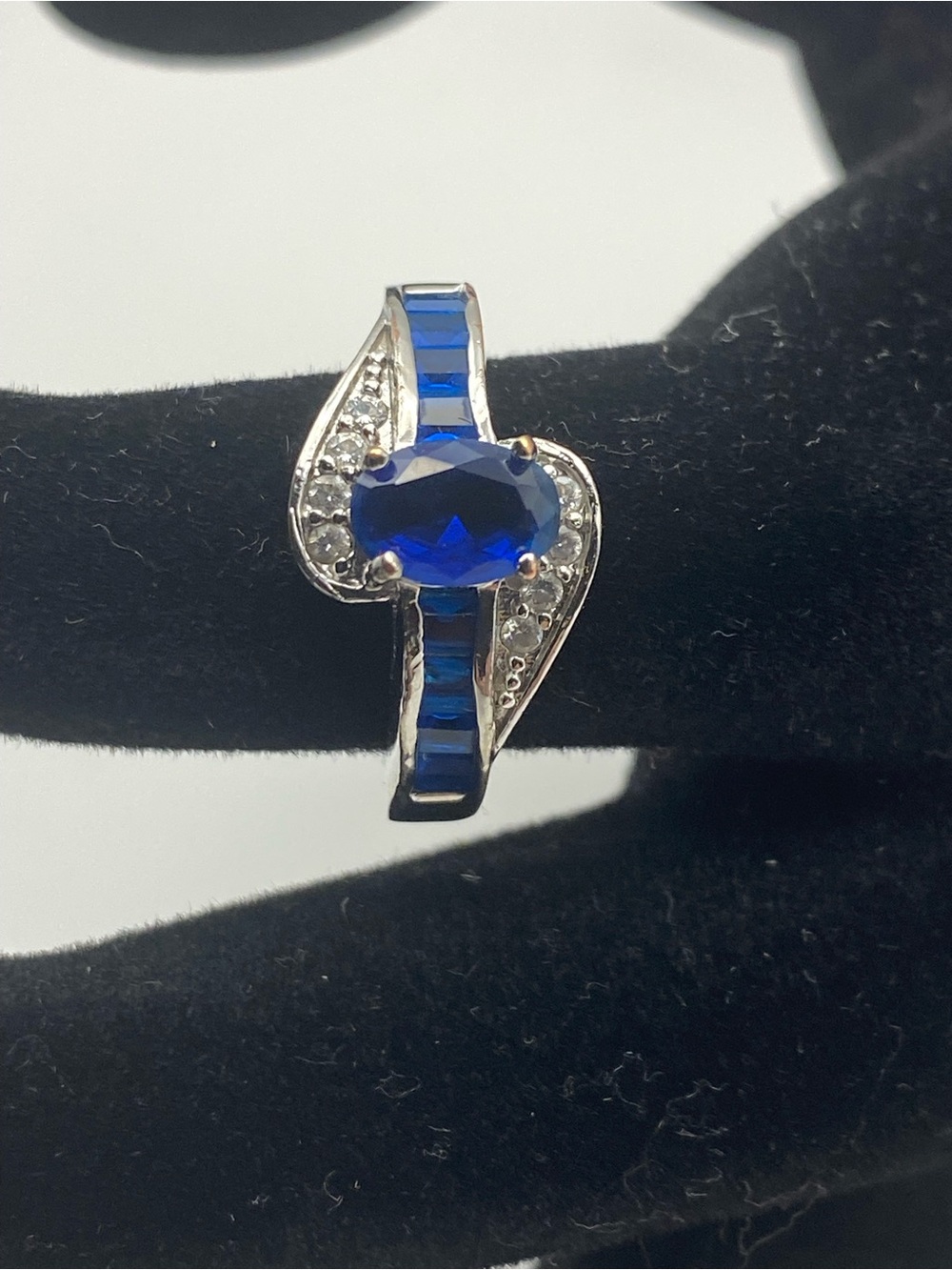Blue Sapphire-Style Silver Ring with Accent Stones 925